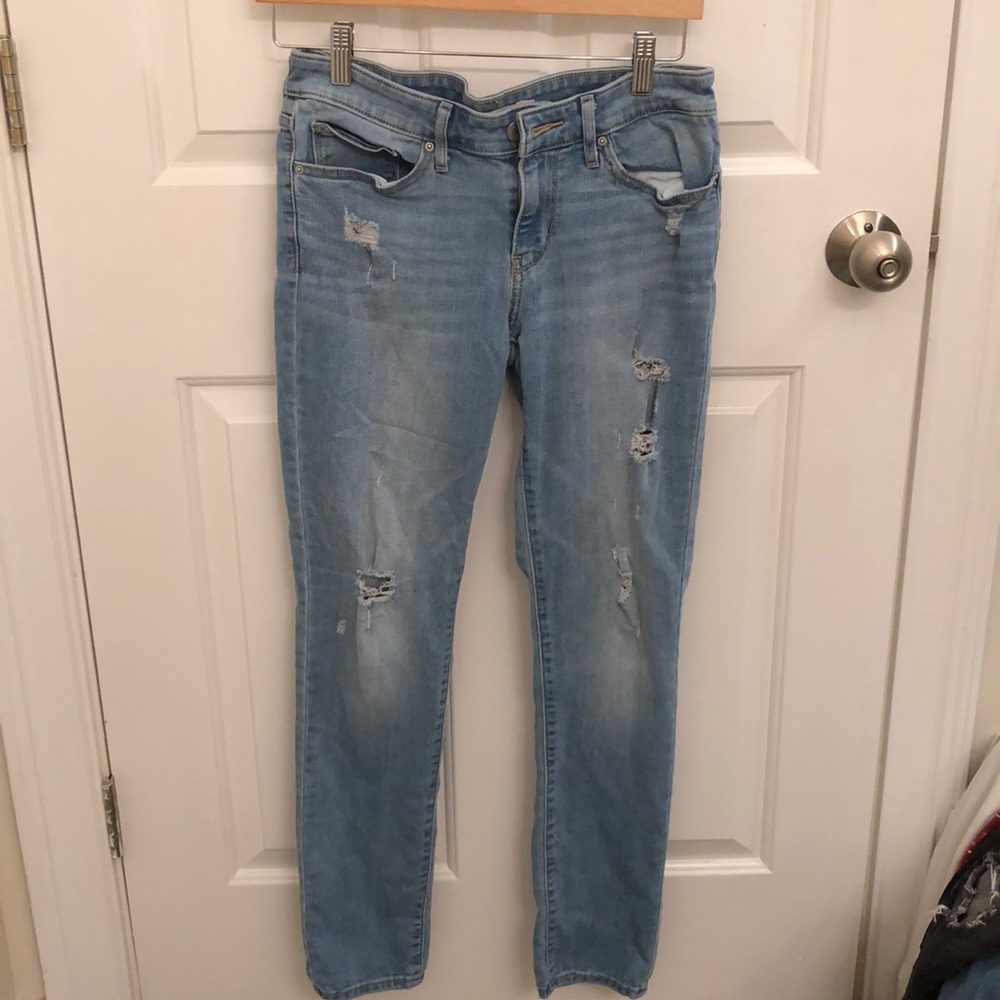 Used Levi’s ripped boyfriend jeans!